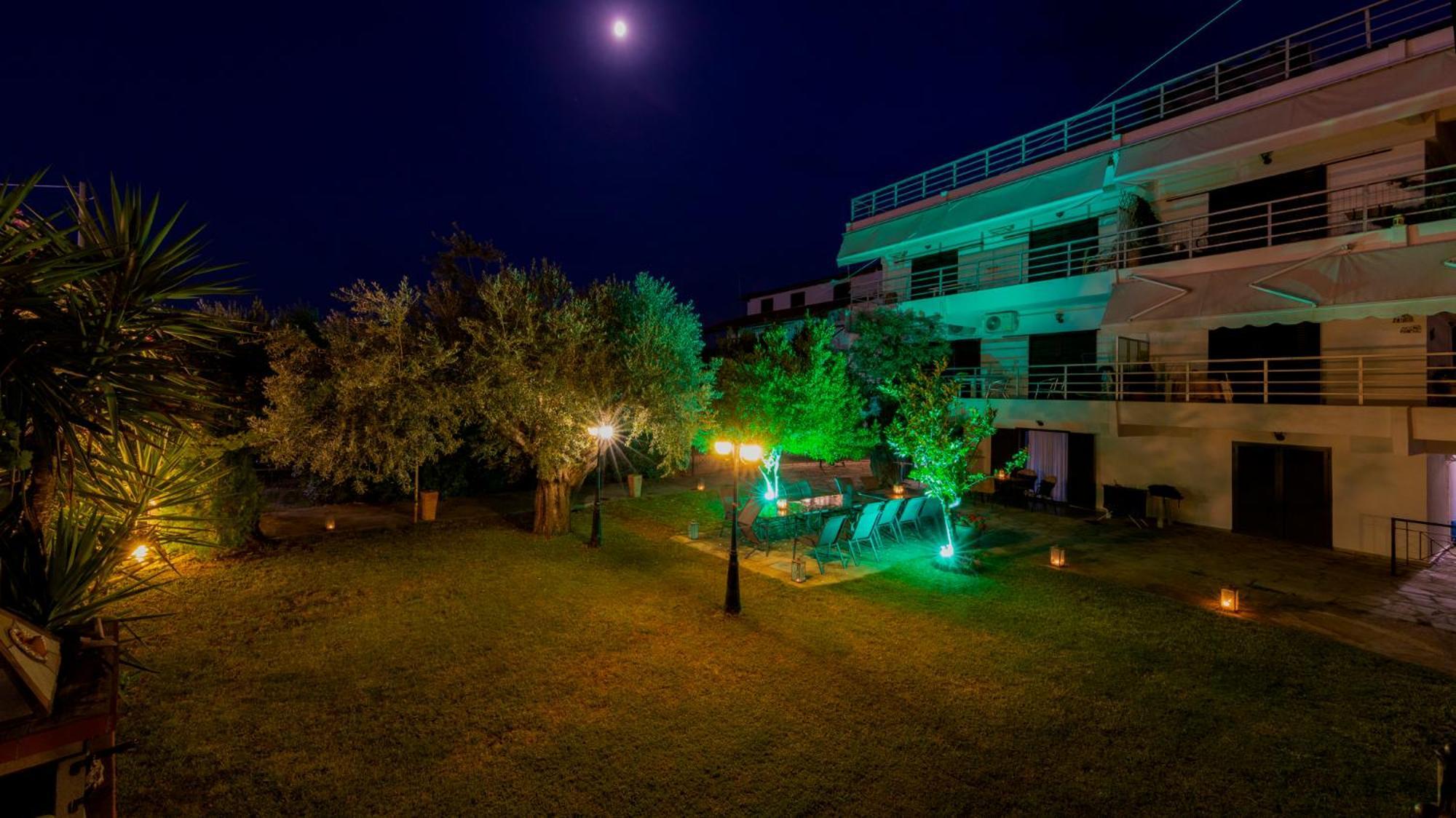 Salonikiou Beach Apartments & Villas Agios Nikolaos  Buitenkant foto