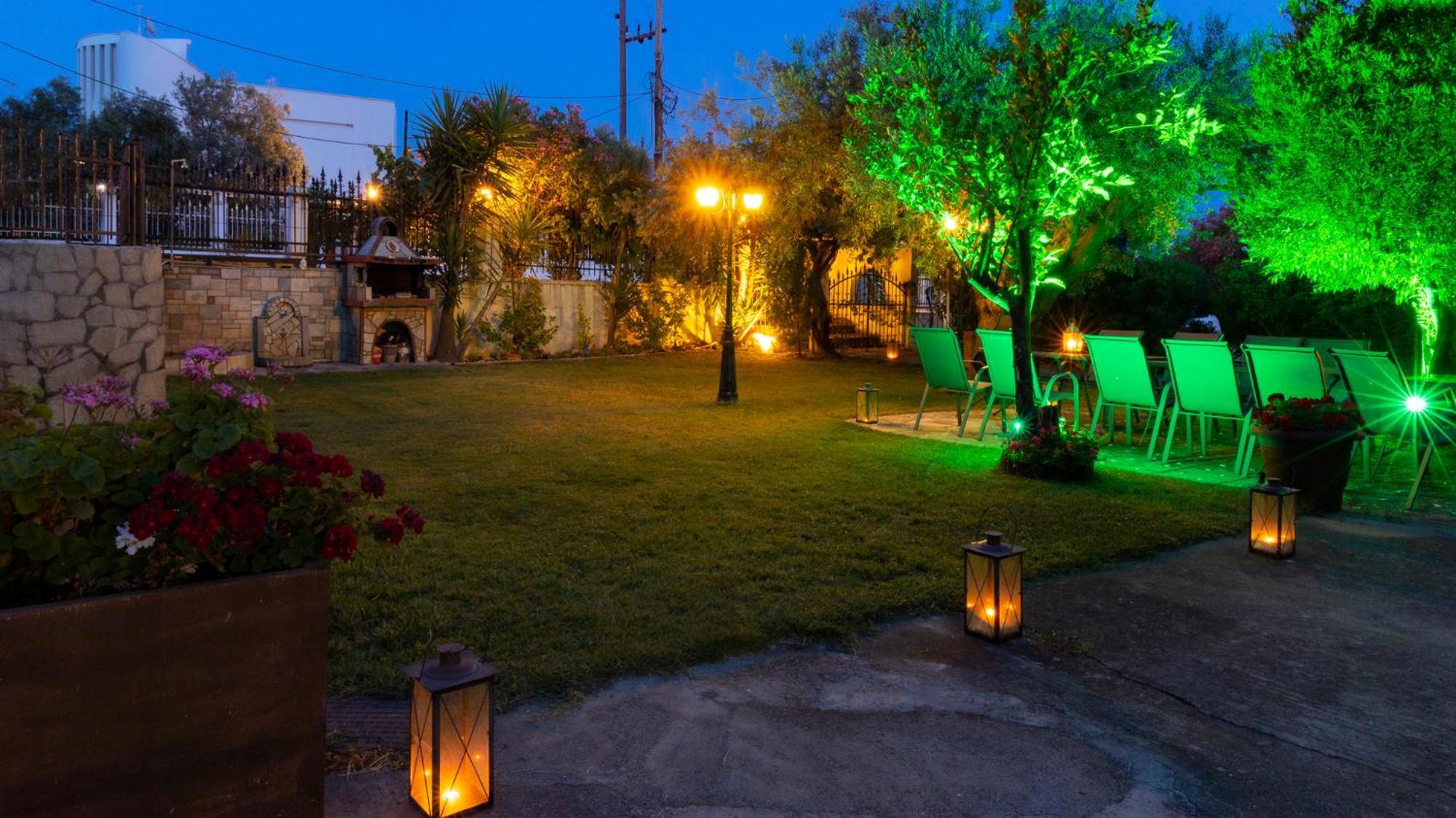 Salonikiou Beach Apartments & Villas Agios Nikolaos  Buitenkant foto
