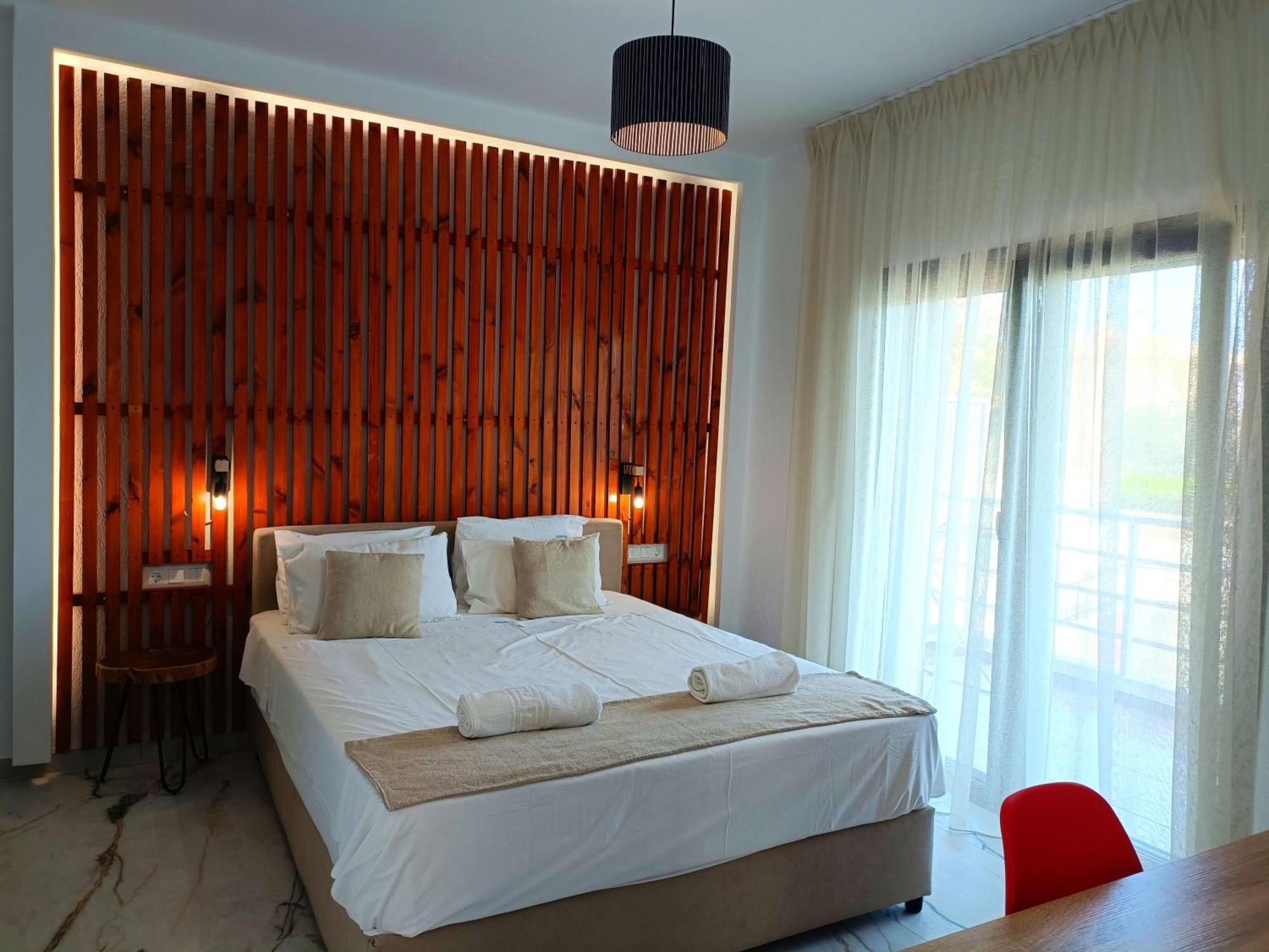Salonikiou Beach Apartments & Villas Agios Nikolaos  Buitenkant foto