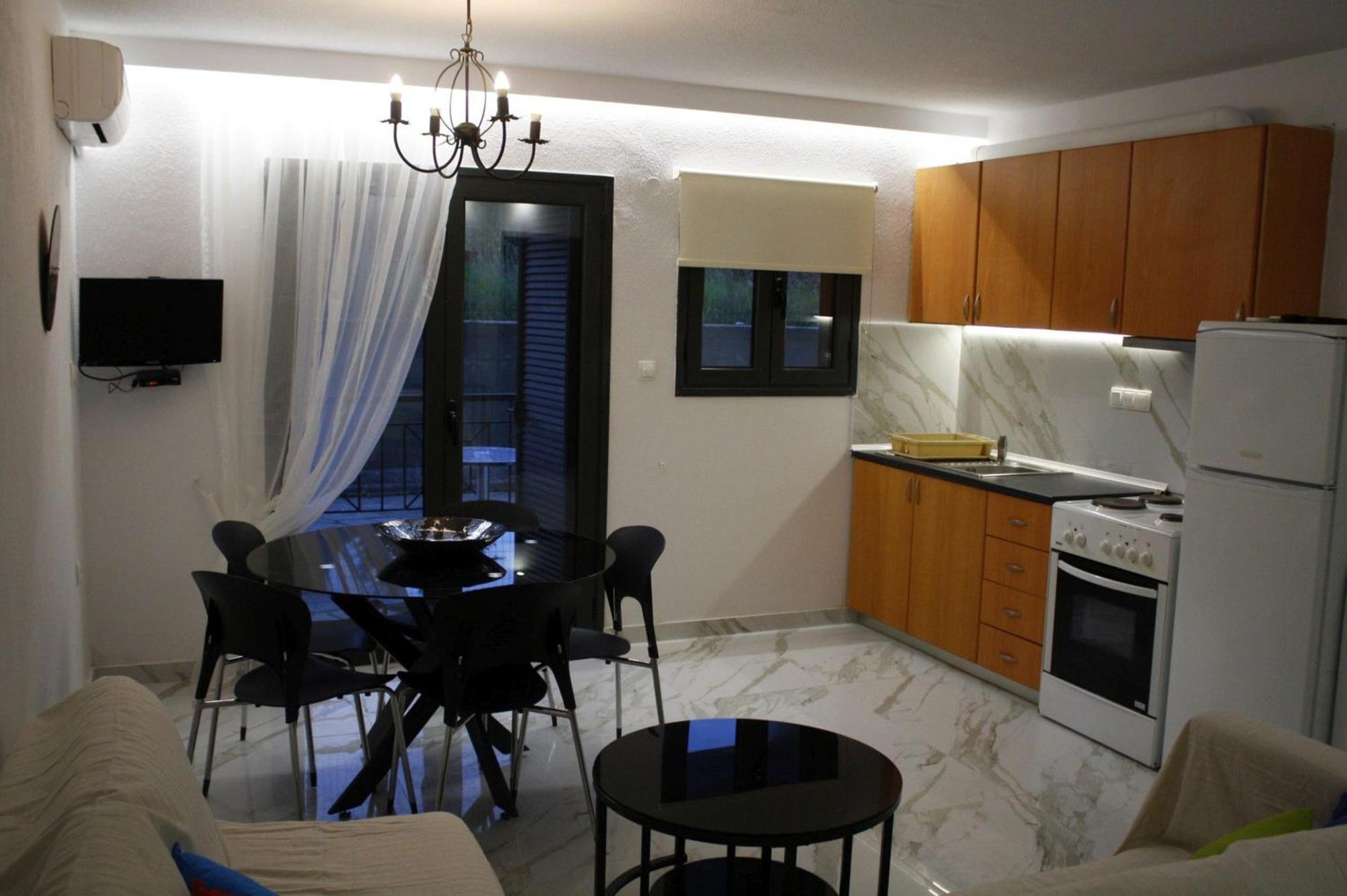 Salonikiou Beach Apartments & Villas Agios Nikolaos  Buitenkant foto