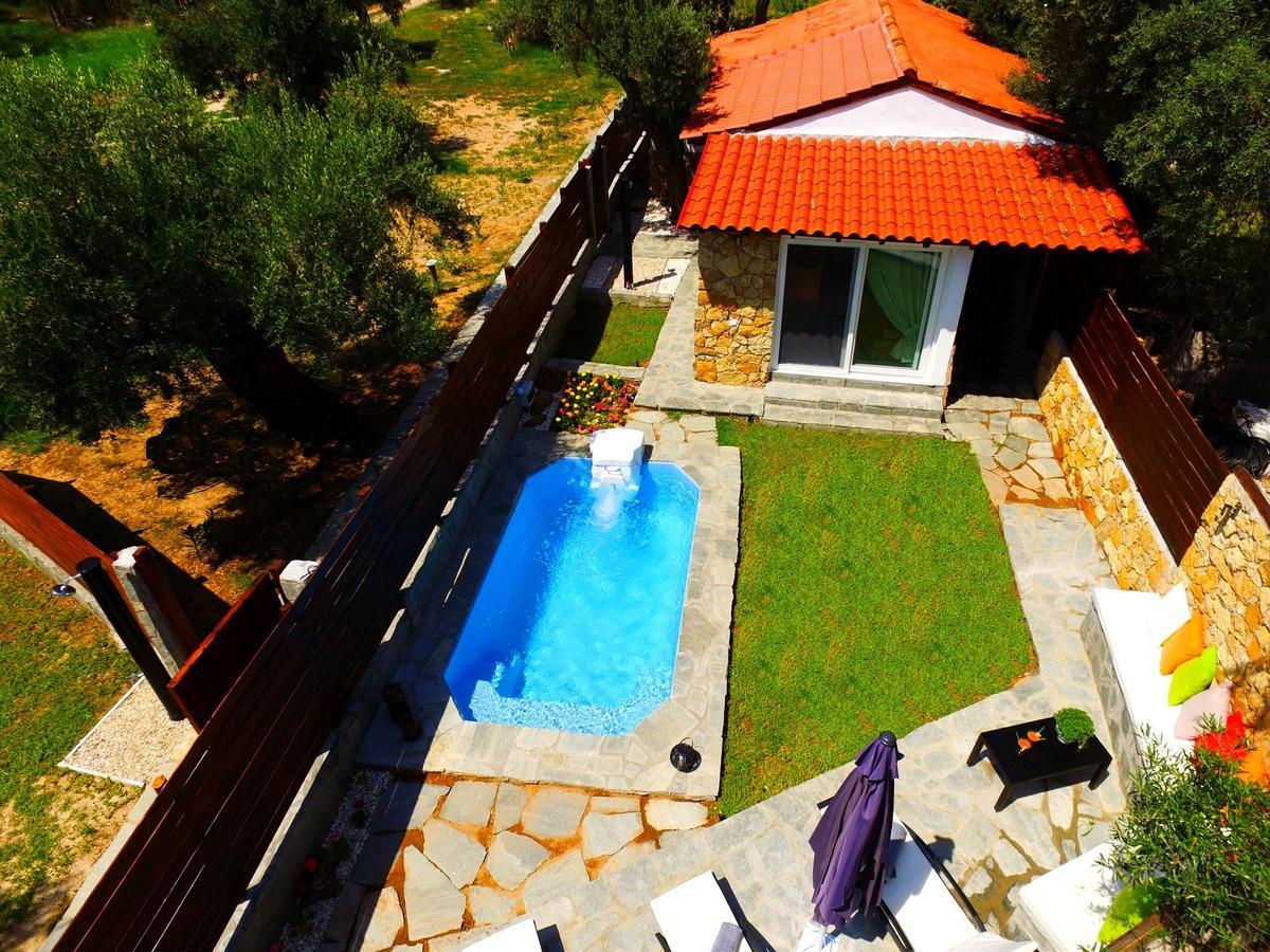 Salonikiou Beach Apartments & Villas Agios Nikolaos  Buitenkant foto
