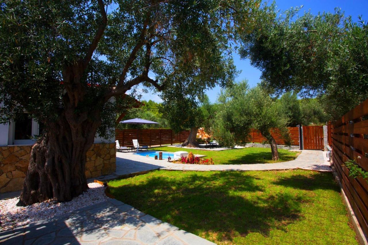 Salonikiou Beach Apartments & Villas Agios Nikolaos  Buitenkant foto