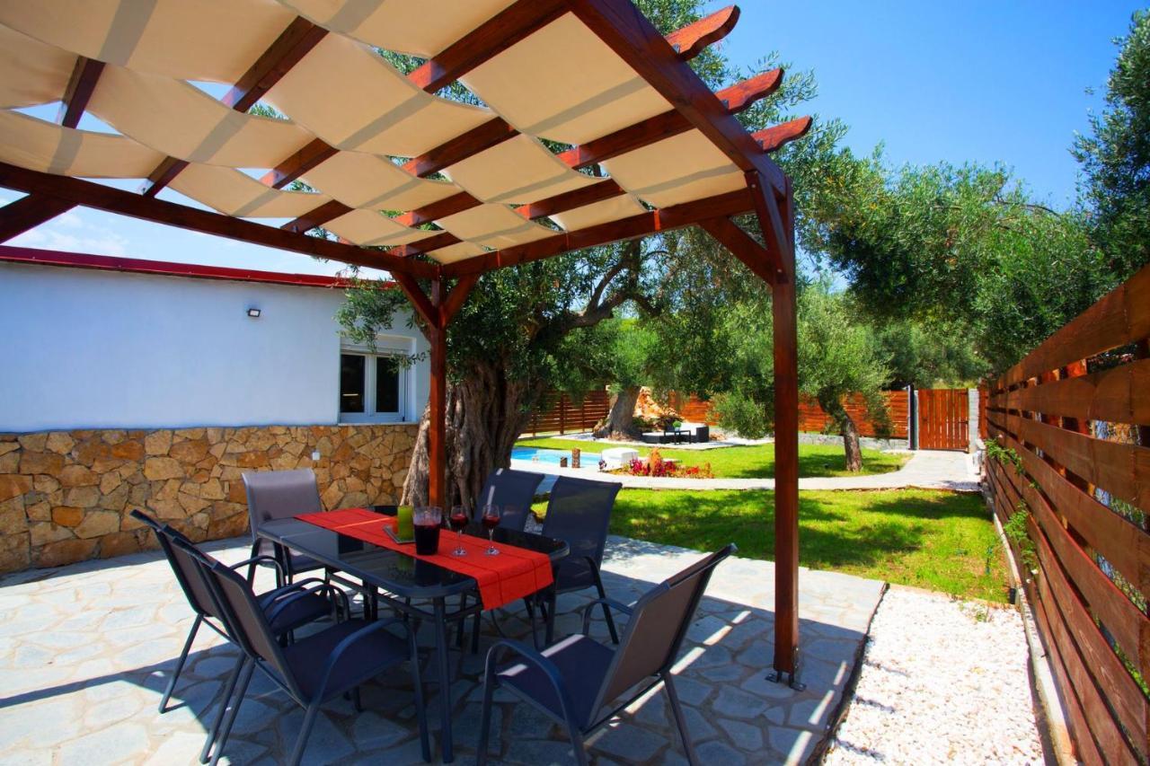 Salonikiou Beach Apartments & Villas Agios Nikolaos  Buitenkant foto